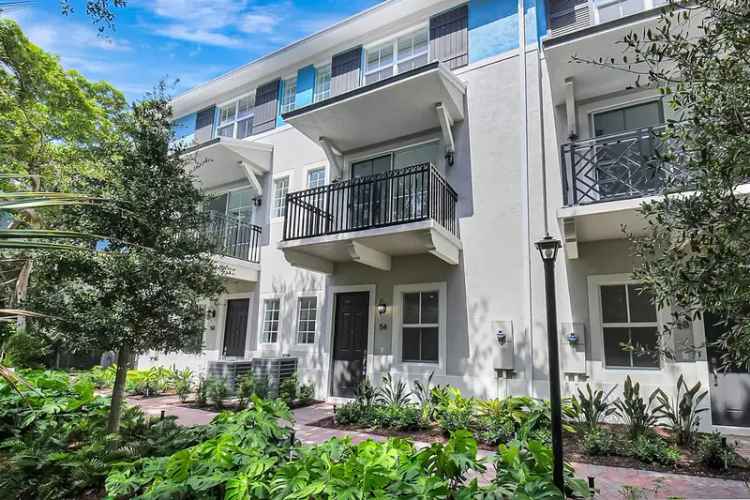 Rent Townhouse in Delray Beach with Modern Features and Pool Access