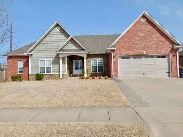 House For Sale in 102, Buffalo Street, Clarksville, Arkansas