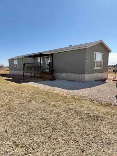 Buy Mobile Home with 2 Bedrooms and 2 Bathrooms Near the City