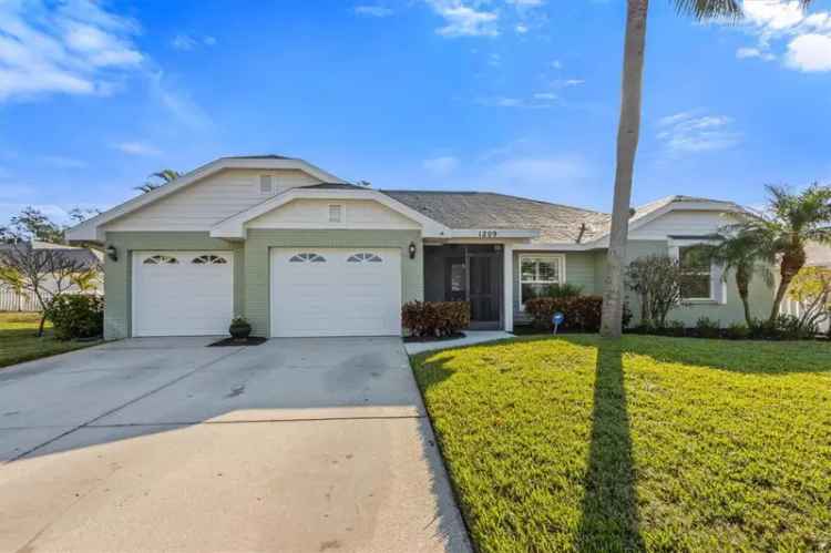 House For Sale in 1209, 89th Street Northwest, Bradenton, Florida