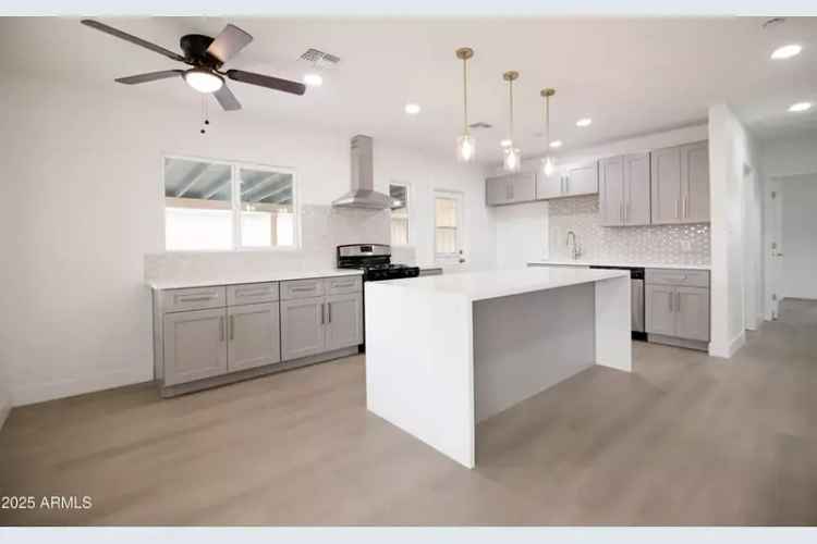 Buy House in Downtown Phoenix with Modern Updates and Spacious Backyard