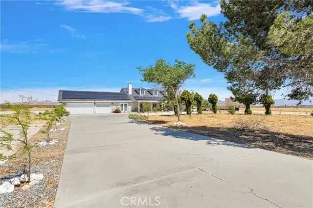 House For Sale in 20045, Dale Evans Parkway, Apple Valley, California