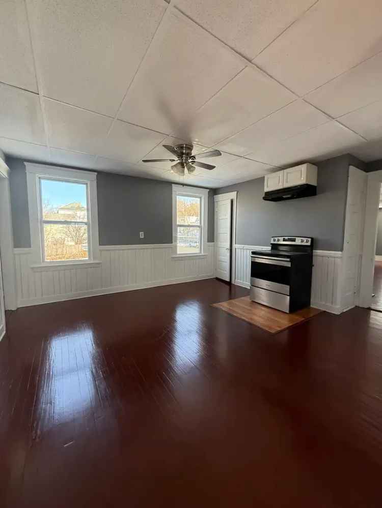 Rent Beautifully Updated Apartment Unit Near Downtown Worcester