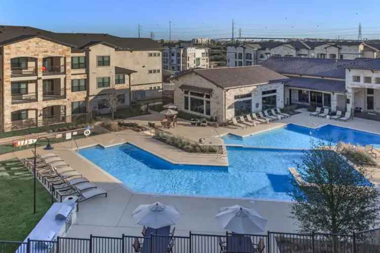 Rent Apartments in Northern San Antonio with Luxury Amenities