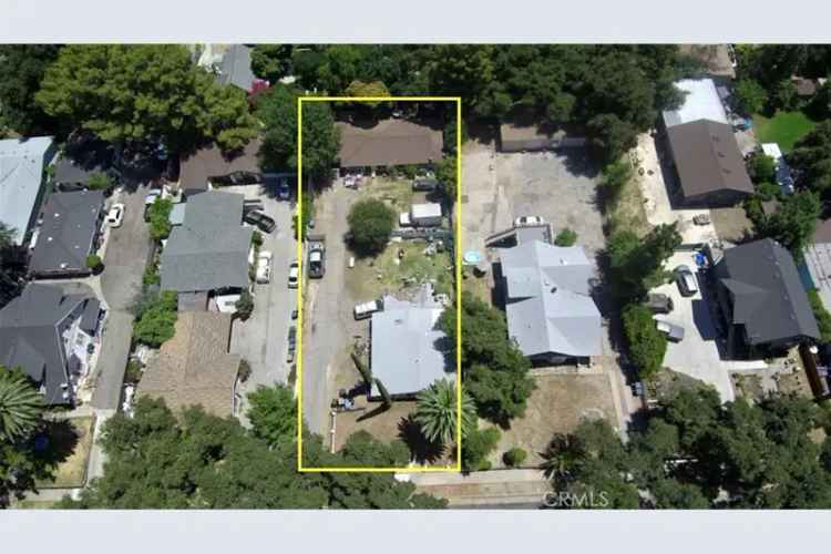 Duplex buy opportunity in Pasadena with spacious layout and large lot