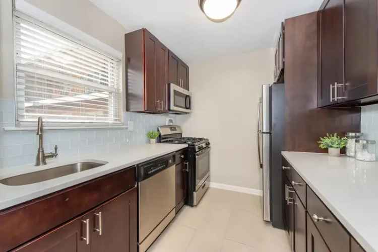 Rent Apartments in Woodbridge with Gourmet Kitchens and Pet Friendly Features