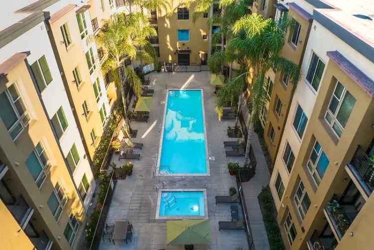 Rent Apartments in Woodland Hills with Modern Interiors and Resort Amenities