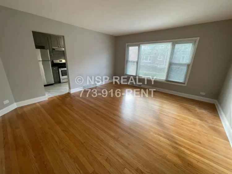 Rent 1 Bed Apartment in Downtown Deerfield with Modern Features