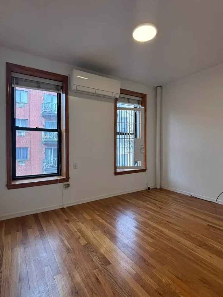 Rent Two Bedroom Apartment in Nolita with No Fee