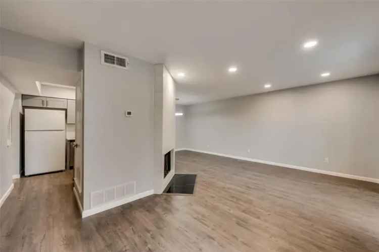 Townhouse for Rent in Canyon Creek with Modern Amenities and Spacious Layout