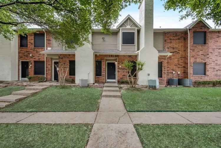 Rent Apartments in Irving with Amenities at Evergreen Condominiums