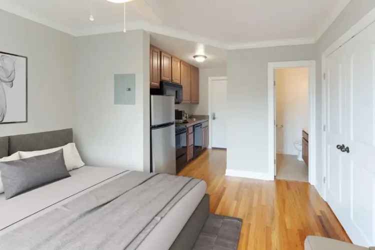 Rent Apartments with Beautiful Features Near Franklin-Orleans Bridge