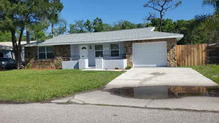 Rent Open Floor Plan Home in Sea Pines with Beautiful Kitchen and Garage