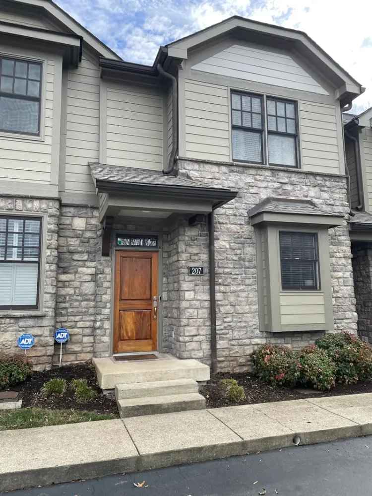 Rent Townhome in Green Hills with 2 Bedrooms and Outdoor Retreat