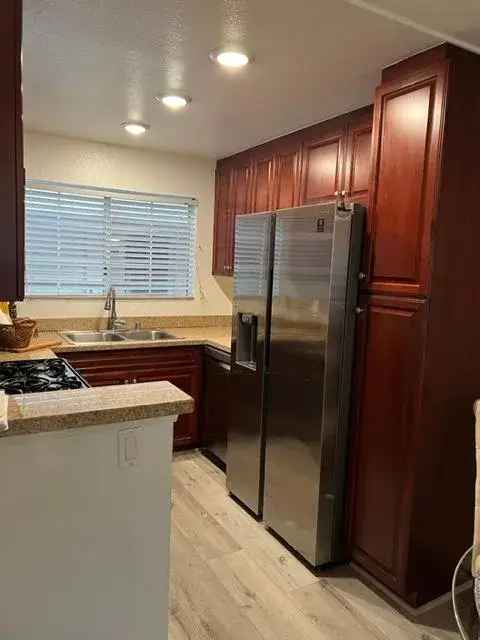 Rent Apartment Unit in Warner Center with Balcony and Amenities