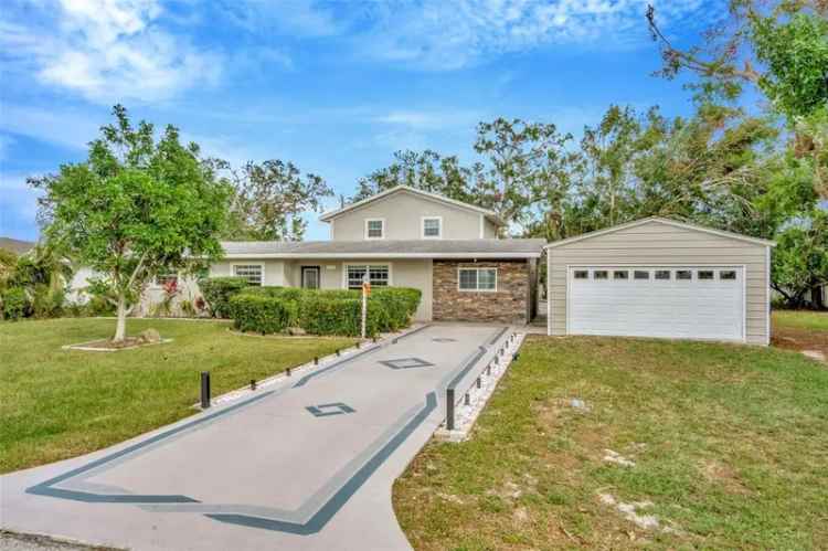 House For Sale in 1111, 67th Street Northwest, Bradenton, Florida