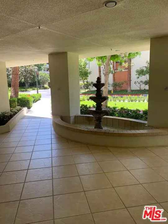 House For Sale in 2142, Century Park Lane, Los Angeles, California