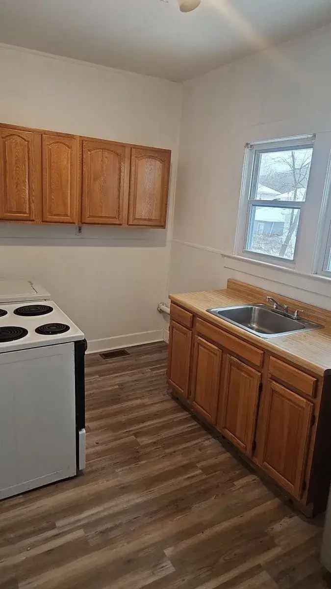 Rent Apartment Unit in Quiet Building with Renovations and Amenities