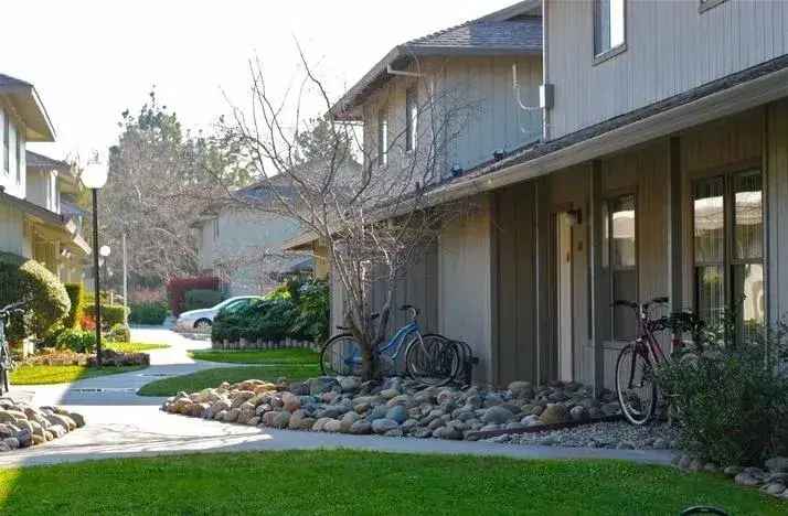 Rent Sequoia Apartments in North Davis with Pool and Pet-Friendly Features