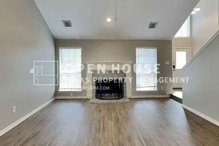 Rent Charming 4 Bedroom Home in Pearland with Spacious Backyard