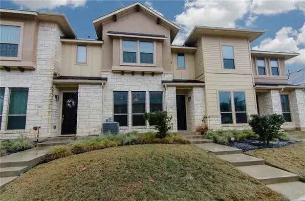 Rent Modern Townhouse in Austin with Pool and Great Amenities