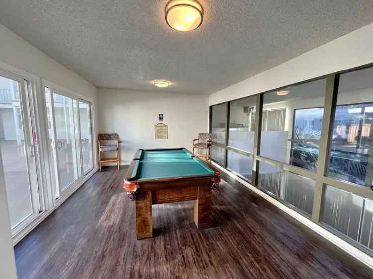 Rent Apartments in West Torrance with Pool and Gym Features