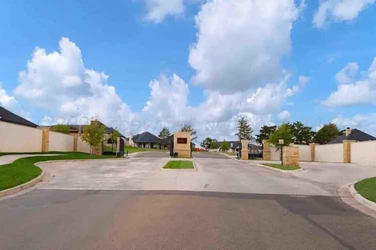 Buy Land in Premier Gated Golf Community with Exciting Features