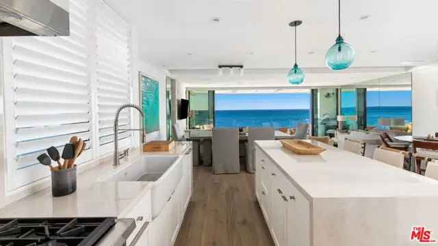 House For Sale in Malibu, California