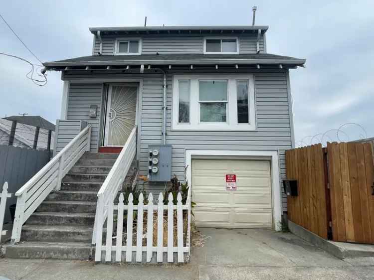 Rent Upper Duplex Near Fruitvale BART With Bonus Room