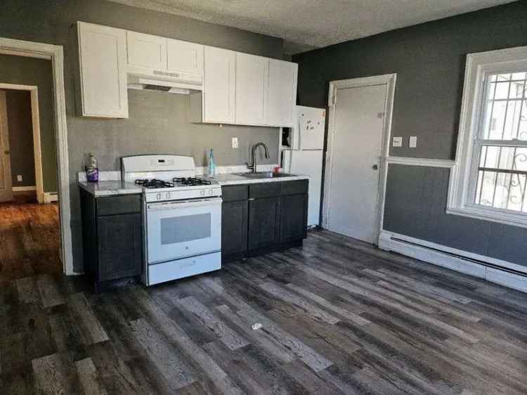 Rent Bright Modern Apartment Unit with 4 Bedrooms