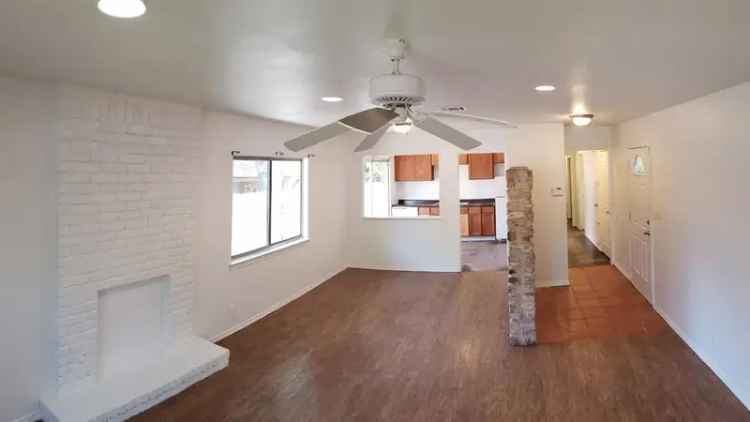 Duplex for Rent in Parkfield with Long Term Tenants and Remodeled Features