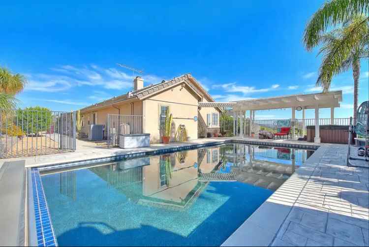 Rent 4 Bed 2.5 Bath Single Story Estate Home with Pool in Temecula Valley