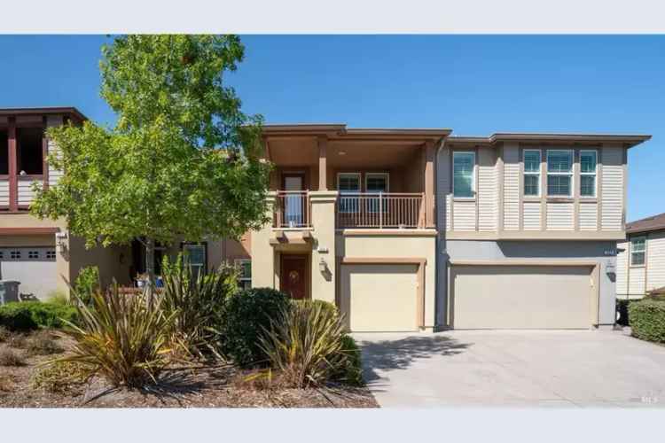 Contemporary Buy Home in Quarry Heights with Hillside Views