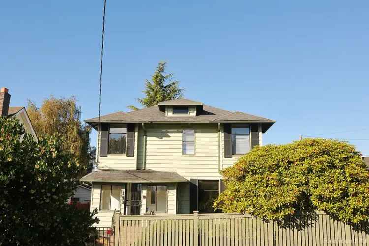 Rent Duplex Apartment in Phinney Ridge with Olympic Mountain Views