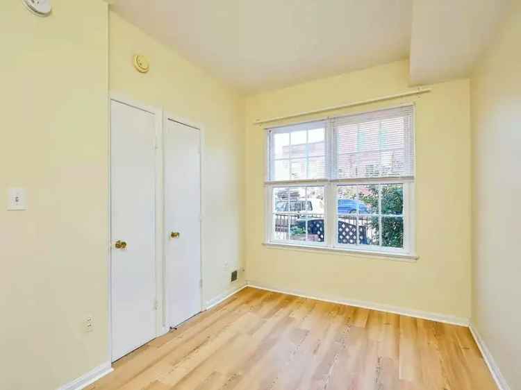 Rent Gorgeous Apartment Unit in Capitol Hill with Spacious Patio