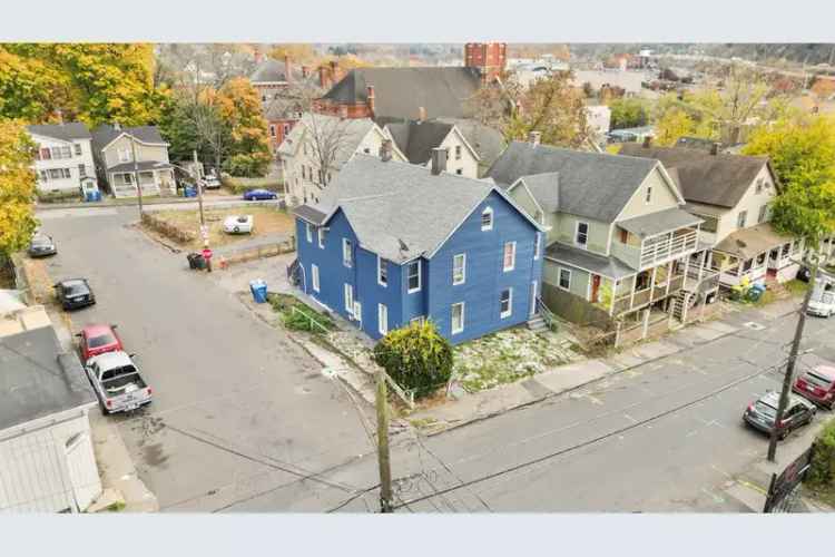 Duplex for Sale in Downtown with Great Cash Flow Potential