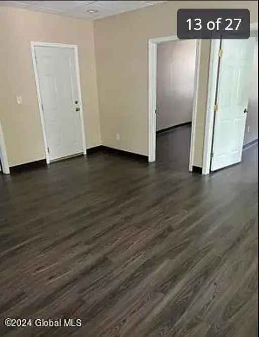 Rent 4 Bedroom Apartment in Troy with Modern Amenities