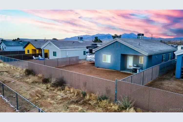 Buy House in Kingman Arizona with Mountain Views and Spacious Layout