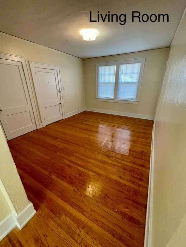 Apartment for Rent in Highland Park with Historic Charm and Modern Amenities