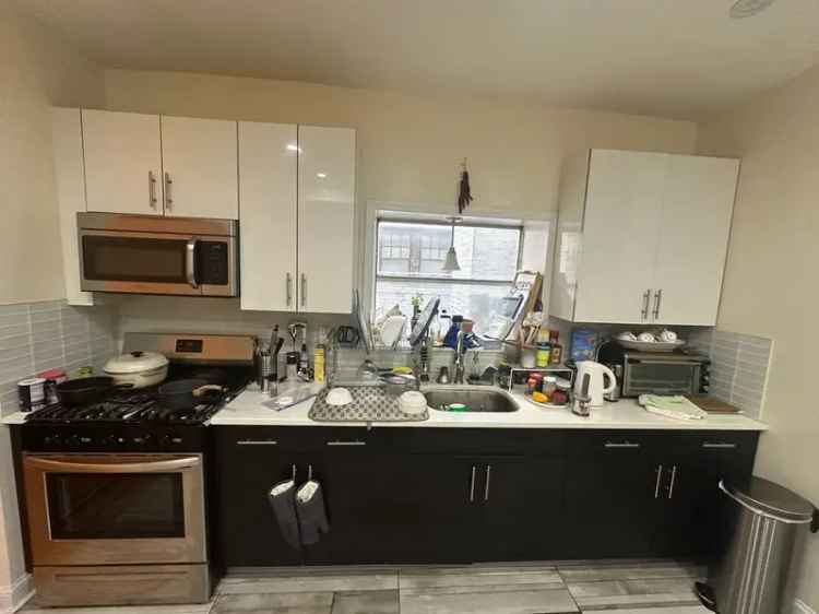 Rent Large 3 Bedroom Apartment with Updated Kitchen and Washer Dryer