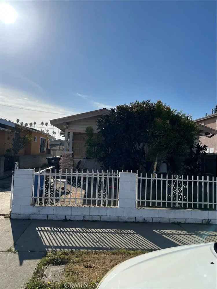 House For Sale in 1118, West 53rd Street, Los Angeles, California