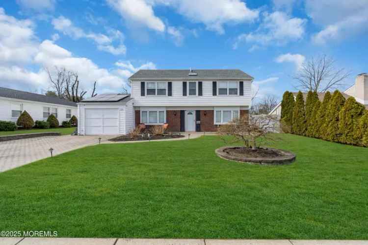 House For Sale in 29, Icemeadow Lane, Aberdeen Township, New Jersey