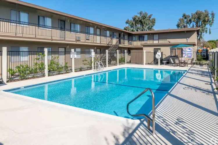 Apartments for Rent in Westminster CA with Pool and Laundry