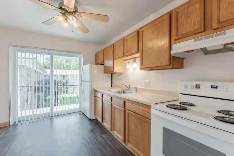 Rent Apartment in Pittsford with Spacious Layouts and Great Amenities