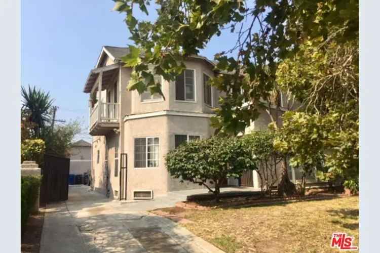 Buy duplex in Mid Los Angeles with ADU potential near Miracle Mile