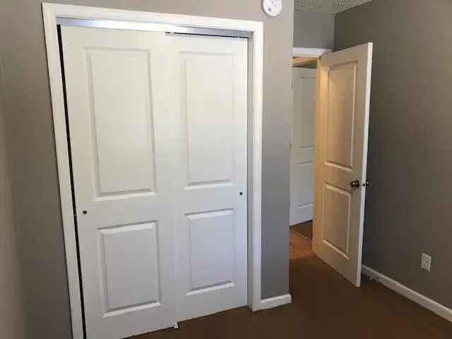 Rent Updated 2 Bedroom Apartment Near University of Iowa Campus Iowa City