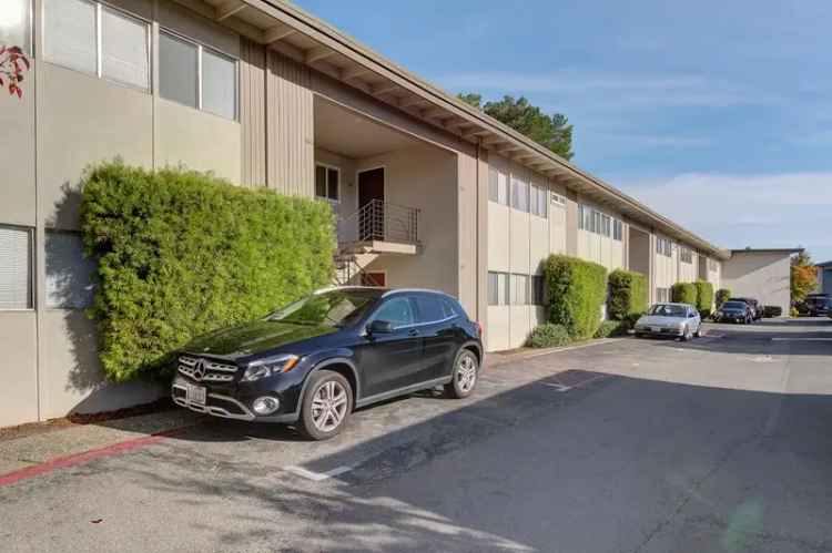 Rent Apartments in Quiet Hilltop Community Near Downtown San Rafael