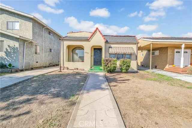 House For Sale in 8753, Dalton Avenue, Los Angeles, California