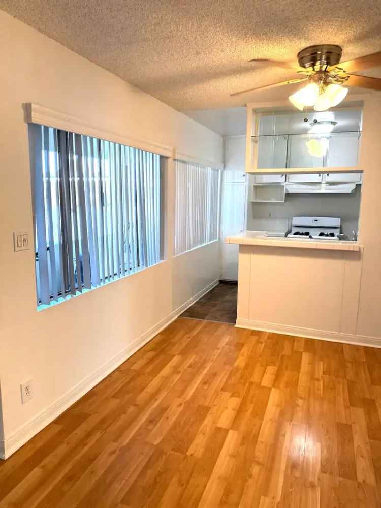 Rent Apartment Unit in Northridge with Private Balcony and Pool