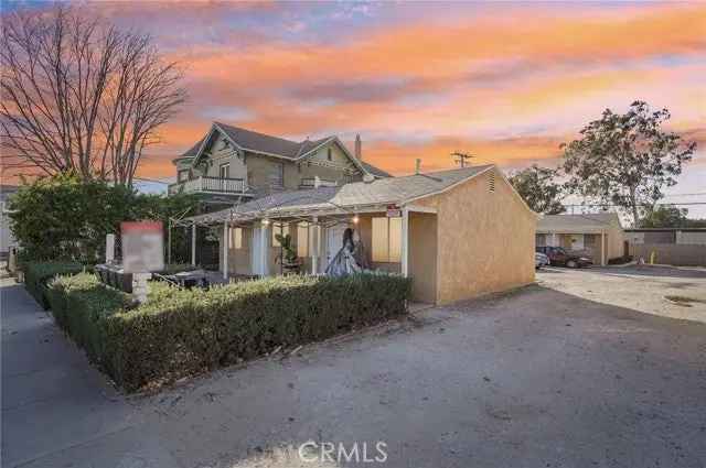 House For Sale in 217, Palm Place, Pomona, California